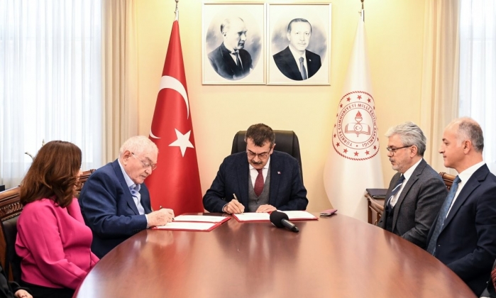 İmzalar Eğitim İçin Atıldı