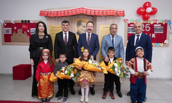 Anaokulu Öğrencilerini Hediye