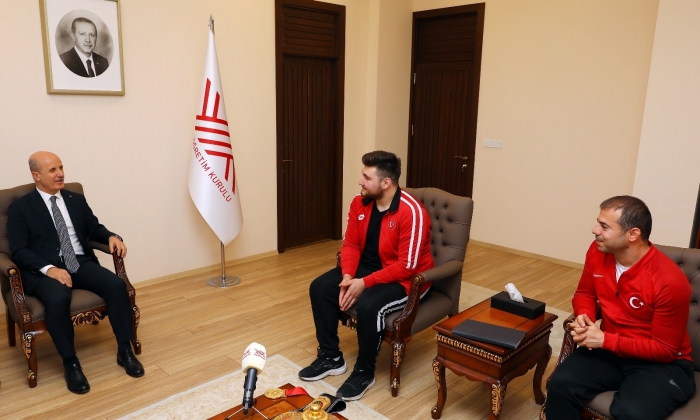 Yükseköğretim Kurulundan Milli Sporculara Destek