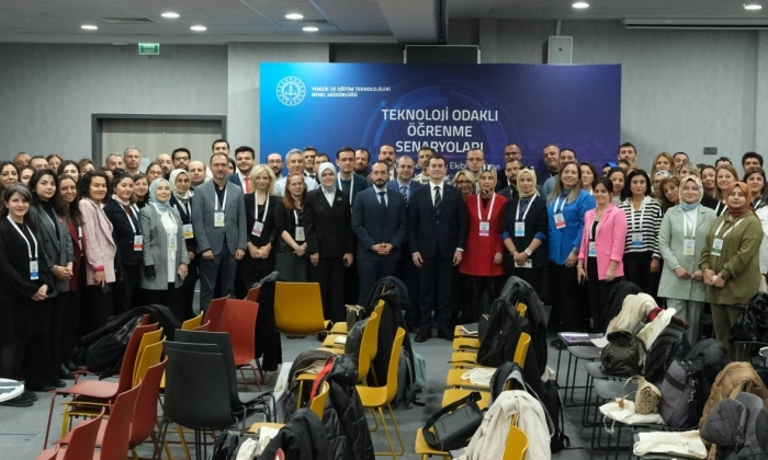 Öğretmenler İçin ‘Teknoloji Odaklı Öğrenme Senaryoları’ Hazırlanıyor