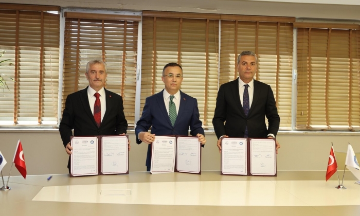 İmzalar Gençler İçin Atıldı