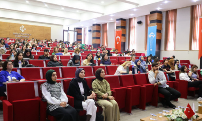 Psikoloji Gündemi'nde Afetlerin Çocuklar Üzerindeki Psikolojik Etkileri Ele Alındı