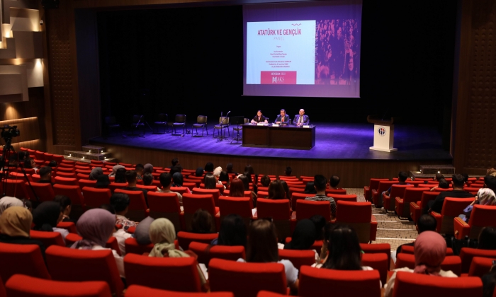 GAÜN’de Atatürk ve Gençlik Paneli