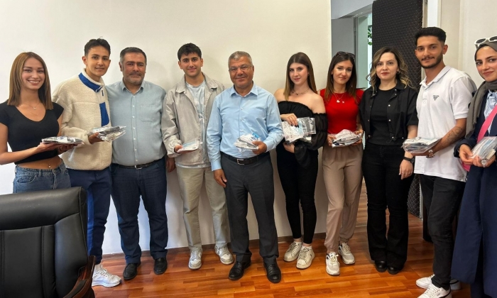 Üniversiteli öğrencilerden anlamlı destek