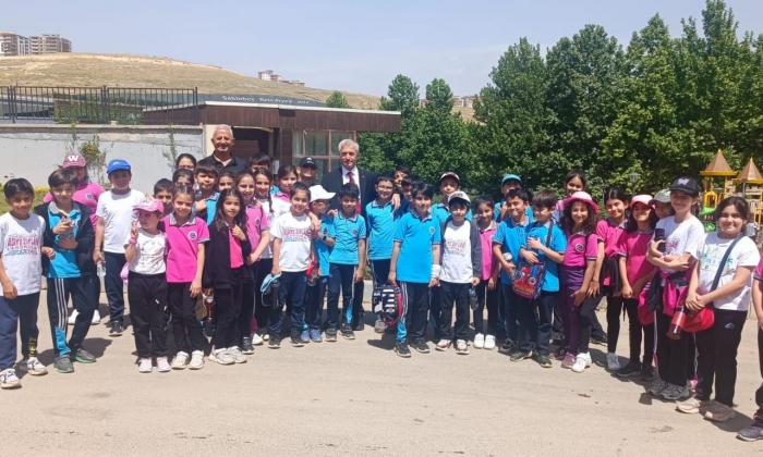 Şahinbey öğrencilerin yüzünü güldürüyor