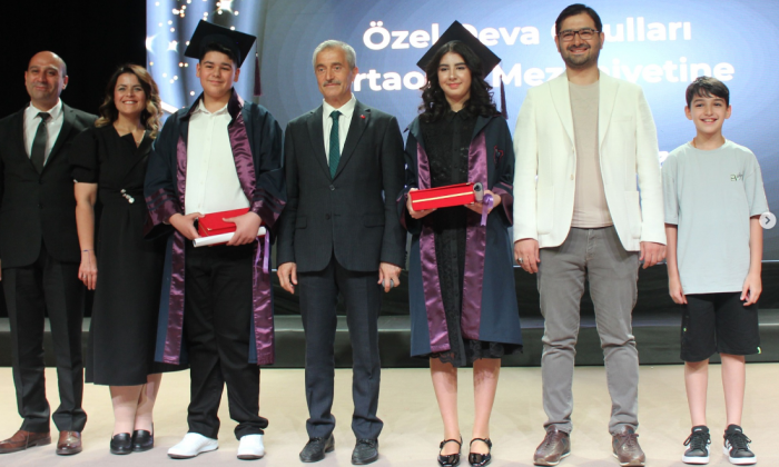Deva Okulları’nda mezuniyet coşkusu!