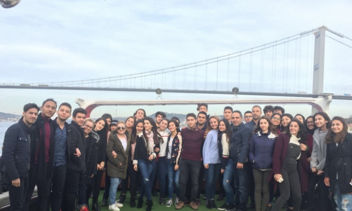 Seçkin öğrencilerinden üniversite çıkarması