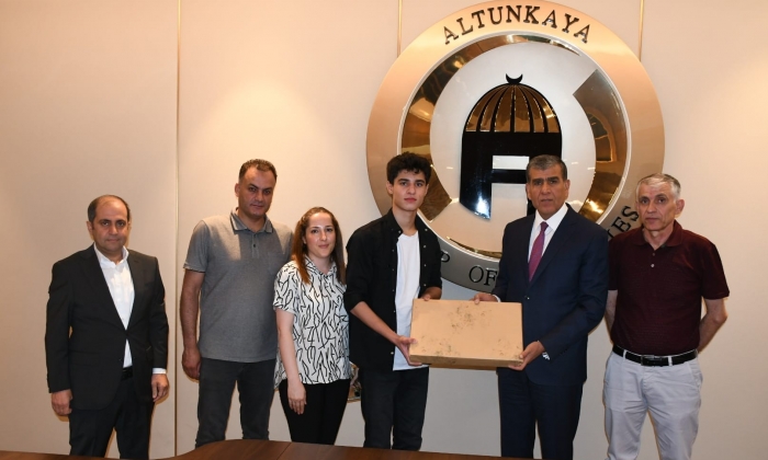 Altunkaya’dan şampiyonlara ödül!