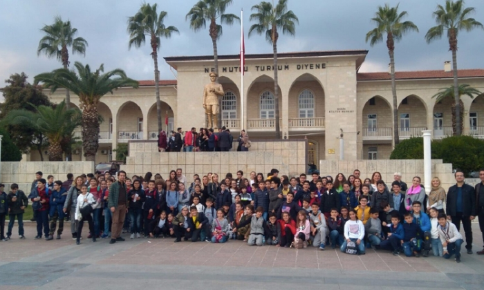 GKV’liler Midas’ın Kulakları müzikalinde