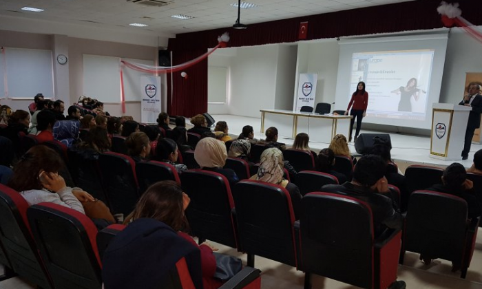 Gaziantep'te DynEd İngilizce Dil Eğitim Sistemi anlatılıyor