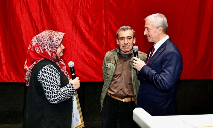 Evlilik Okulu’nda 548 çifte sertifikalarını aldı