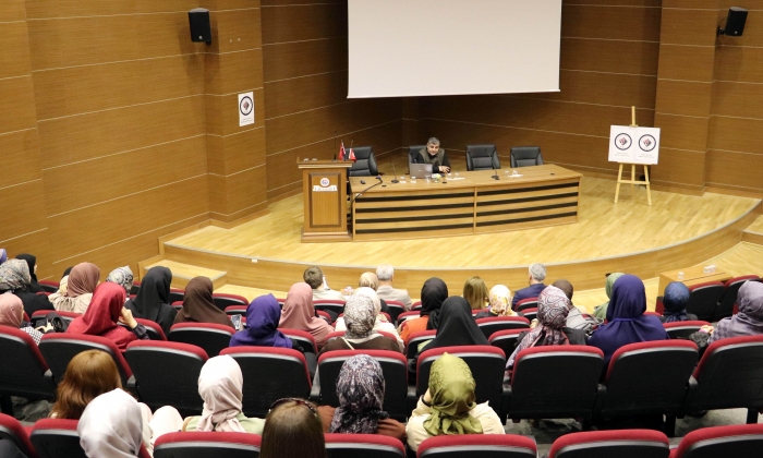GAÜN’de Aile Kurumunun Önemi Masaya Yatırıldı