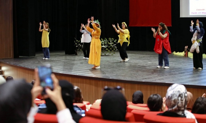 GAÜN’de Sergi ve Tiyatro Etkinliği