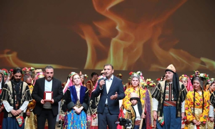 “Anadolu” Halk Dansları Gösterisi Büyük Beğeni Topladı