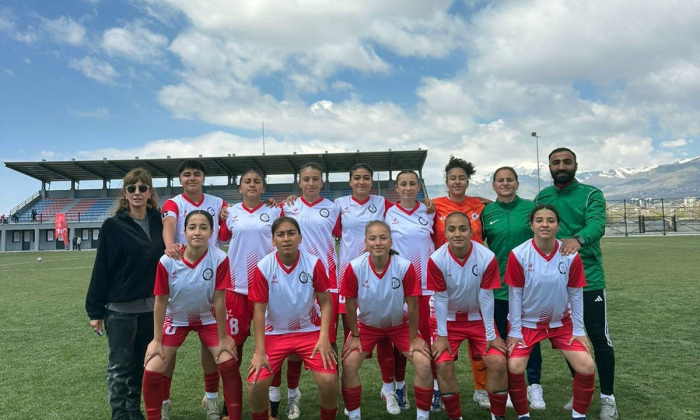 Konukoğlu kız futbol takımı Türkiye finallerine yükseldi