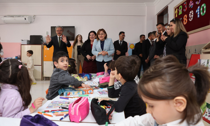 Başkan Şahin, “Şehrim Okulum” projesi̇ kapsamında velilerle buluştu