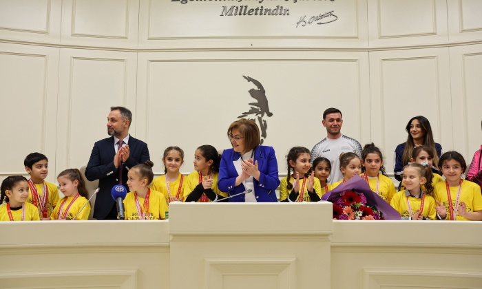 Başkan Şahin, şampiyon sporcularla bir araya geldi
