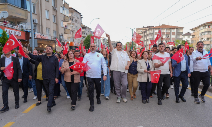 Şehitkâmil'de 19 Mayıs coşkusu sokaklara taştı
