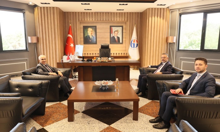 Şam büyükelçisi Nuh Yılmaz'dan Gaün rektörü Doğan'a ziyaret