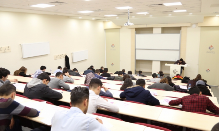 Üniversite Adaylarına YKS tatbikatı