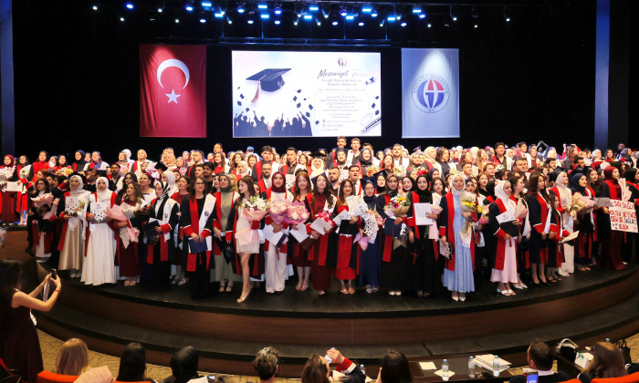 GAÜN Sağlık hizmetleri̇ meslek yüksekokulu mezuniyet heyecanı