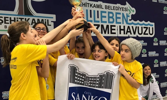SANKO Okulları'ndan yüzme başarısı