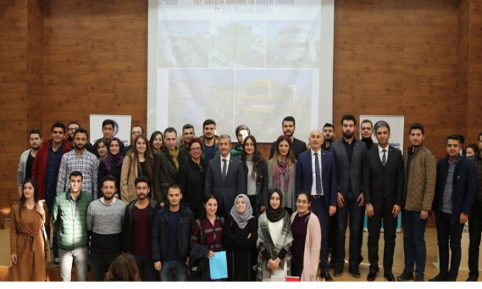 Tahmazoğlu, kariyer günlerinde öğrencilerle buluştu