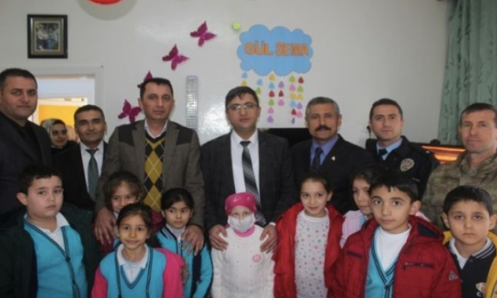 Evde eğitim gören Gül Sema’ya duygulandıran ziyaret