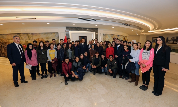 Başkan Şahin İsmet Paşa Anadolu Lisesi öğrencilerini ağırladı