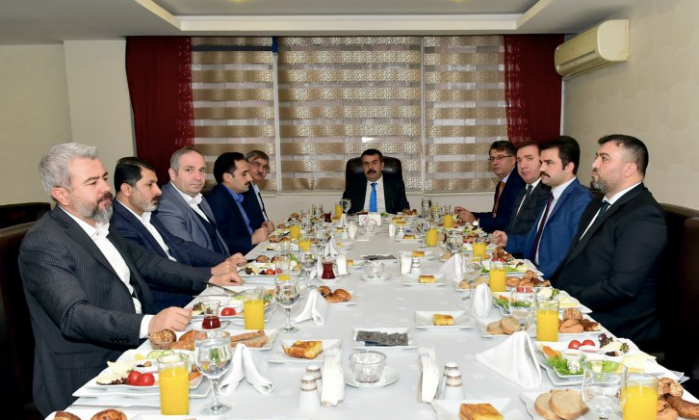 Müsteşar Tekin, Eğitim- Bir-Sen yöneticileriyle bir araya geldi