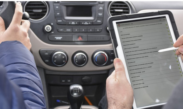 Ehliyet uygulama sınavlarında "tablet" dönemi başladı