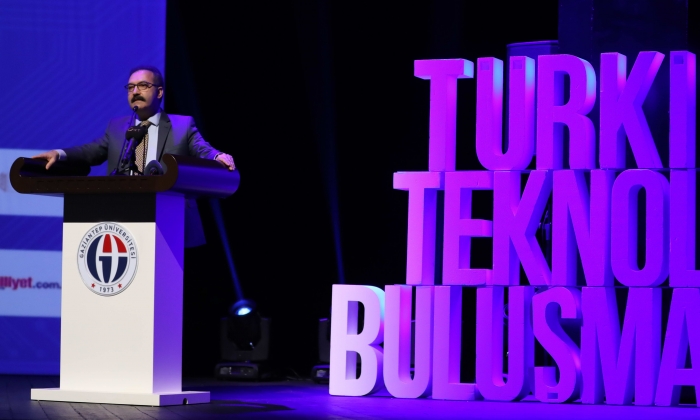 PROF. DR. GÜR: ÜÇÜNCÜ DÜNYA SAVAŞI DİJİTAL SAVAŞLAR ÜZERİNDEN YAPILIYOR