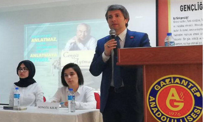 Cengiz Mete "Cengiz Aytmatov" paneline katıldı.