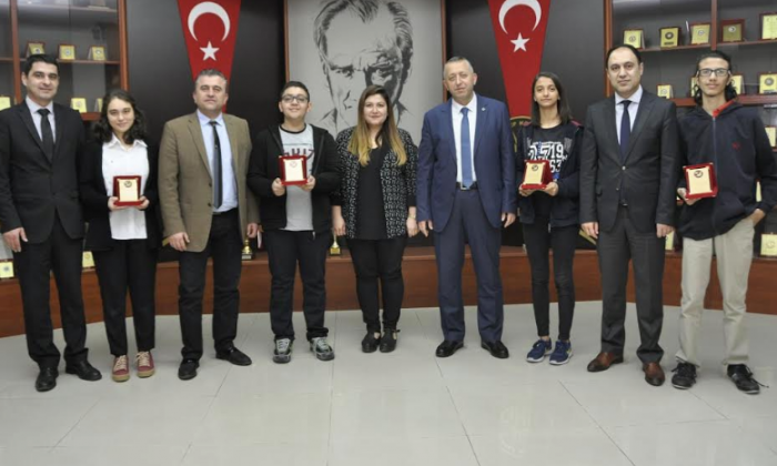 GKV’li Kitap Dostlarına Ödül Yağmuru