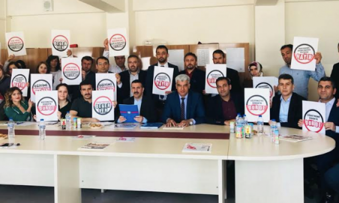 Eğitim-Bir-Sen Gaziantep Şubesi performans sistemine karşı imza topluyor
