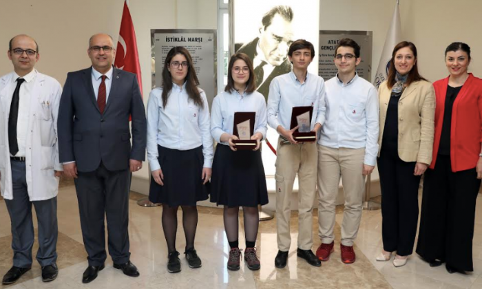 SANKO öğrencileri Robot Olimpiyatları’ndan madalya ile döndü