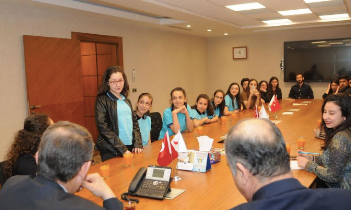 Rektör Dağlı Ali Küncülü Ortaokulu öğrencilerini ağırladı.