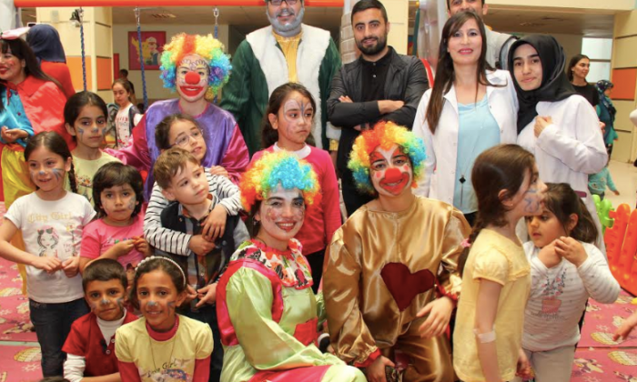 Üniversite Öğrencileri, Çocuklara Keyifli Anlar Yaşattı