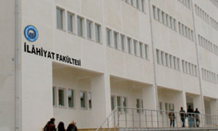 Ön lisans mezunu ilahiyatçılara sınavsız lisans hakkı