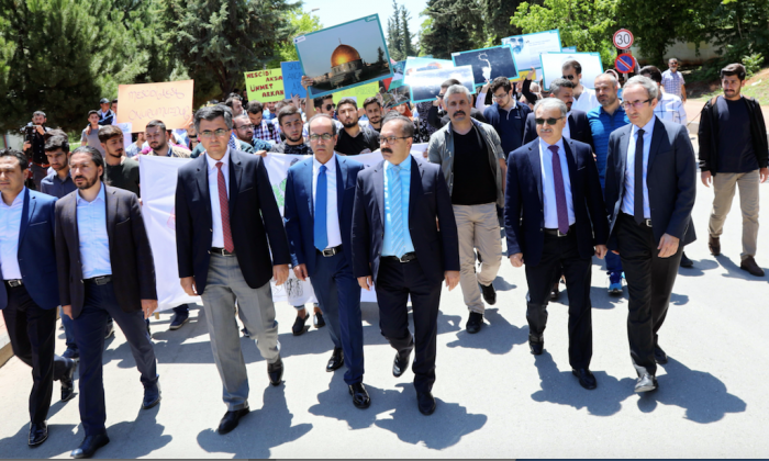 REKTÖR GÜR: 18 MİLYON 200 BİN MUSEVİ İNSANLIĞI REHİN ALAMAZ