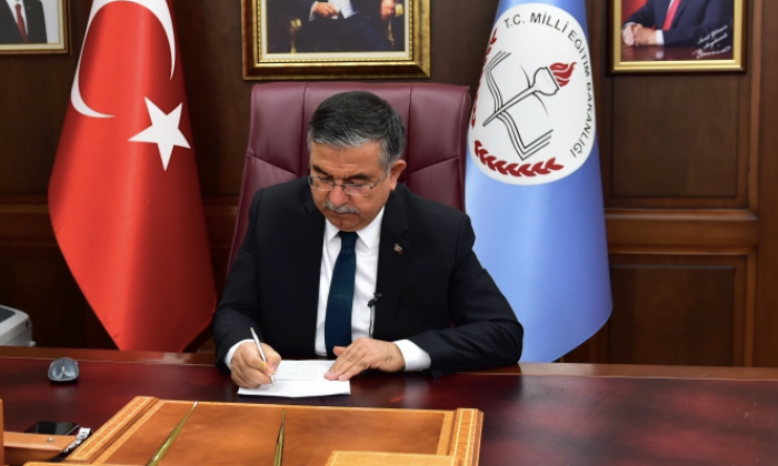 Bakan Yılmaz´ın 2017-2018 eğitim öğretim yılı yıl sonu mesajı