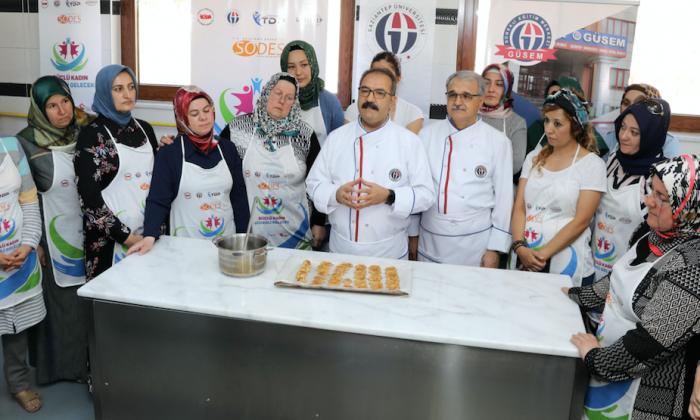 Rektör Gür şehit yakınlarıyla kursa katıldı