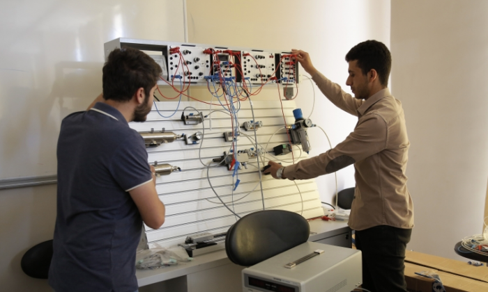 HKÜ öğrencilerine iş dünyasının kapılarını açıyor