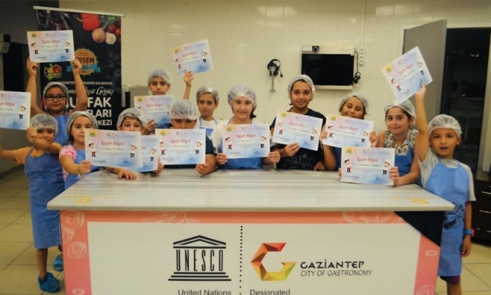Büyükşehir geleceğin aşçılarını yetiştiriyor