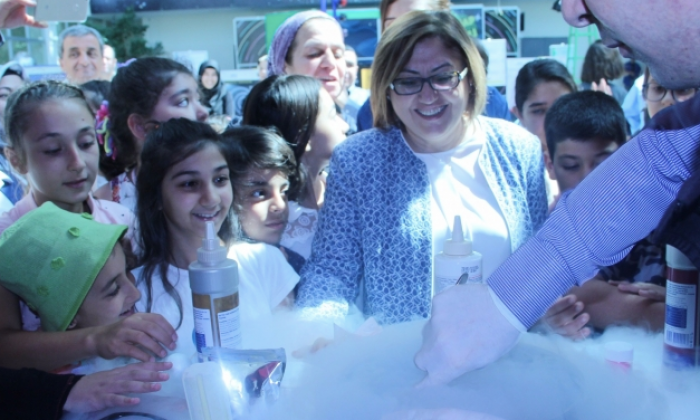 Çocuklar, doğal dondurma yaptı