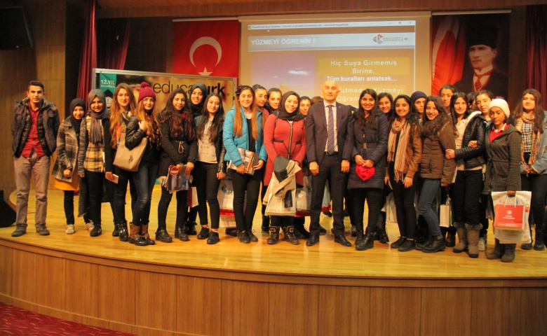 Gaziantep Üniversite Fuarında Öğrenciler Üniversiteleri Yakından İnceledi