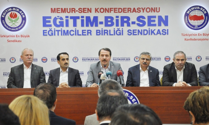 Eğitim-Bir-Sen 81 İlde Danıştay’ın “Andımız” Kararını Protesto Etti