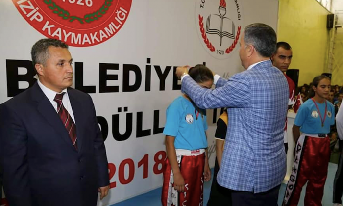 Nizip Eğitim Başarı Ödülleri Sahiplerini Buldu