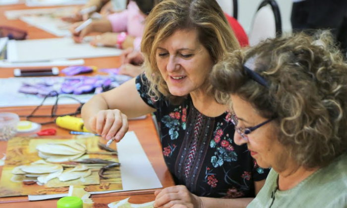 Kadınlar Rölyef Kursu ile stres atıyor