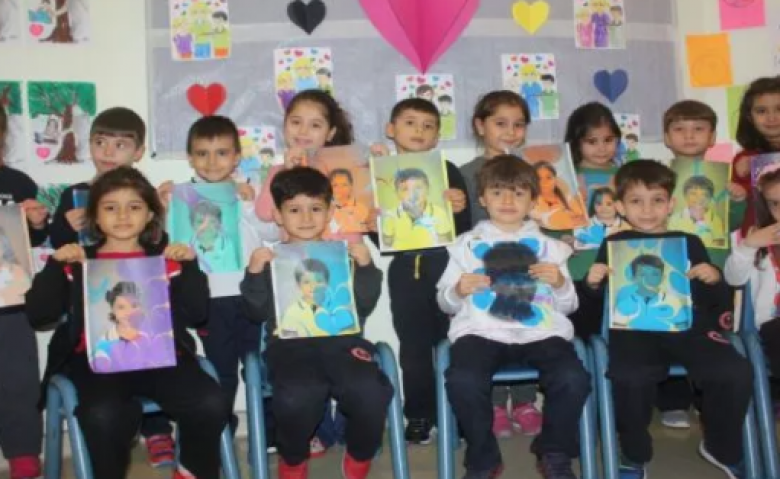 Minik GKV’liler ebru sanatıyla tanıştı